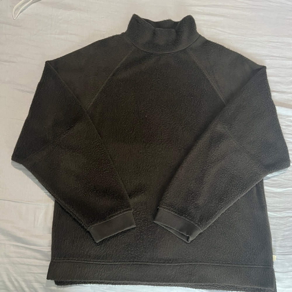 U/O turtleneck